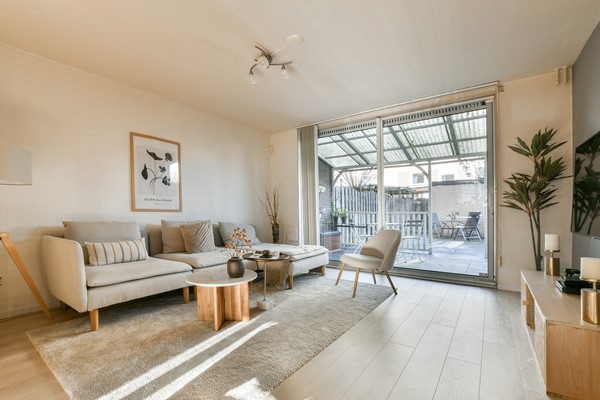 Heerlijk gezinshuis met 4 slaapkamers, 2 badkamers en tuin met schuur en achterom!